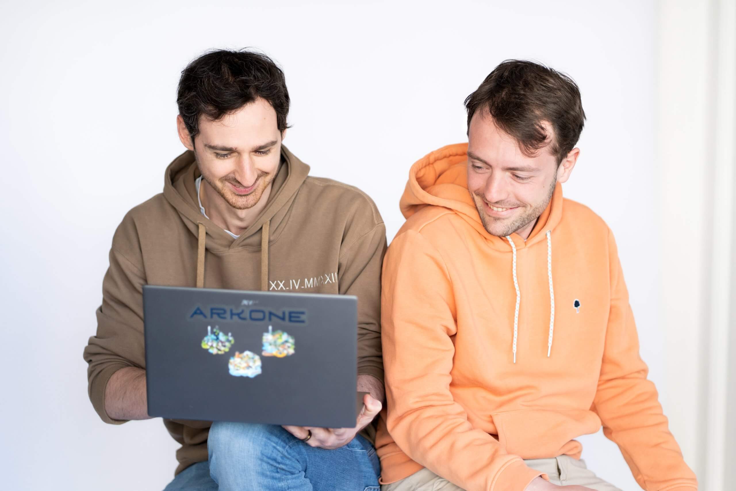 Équipe Arkone spécialisée en création de solutions métiers sur-mesure personnalisées