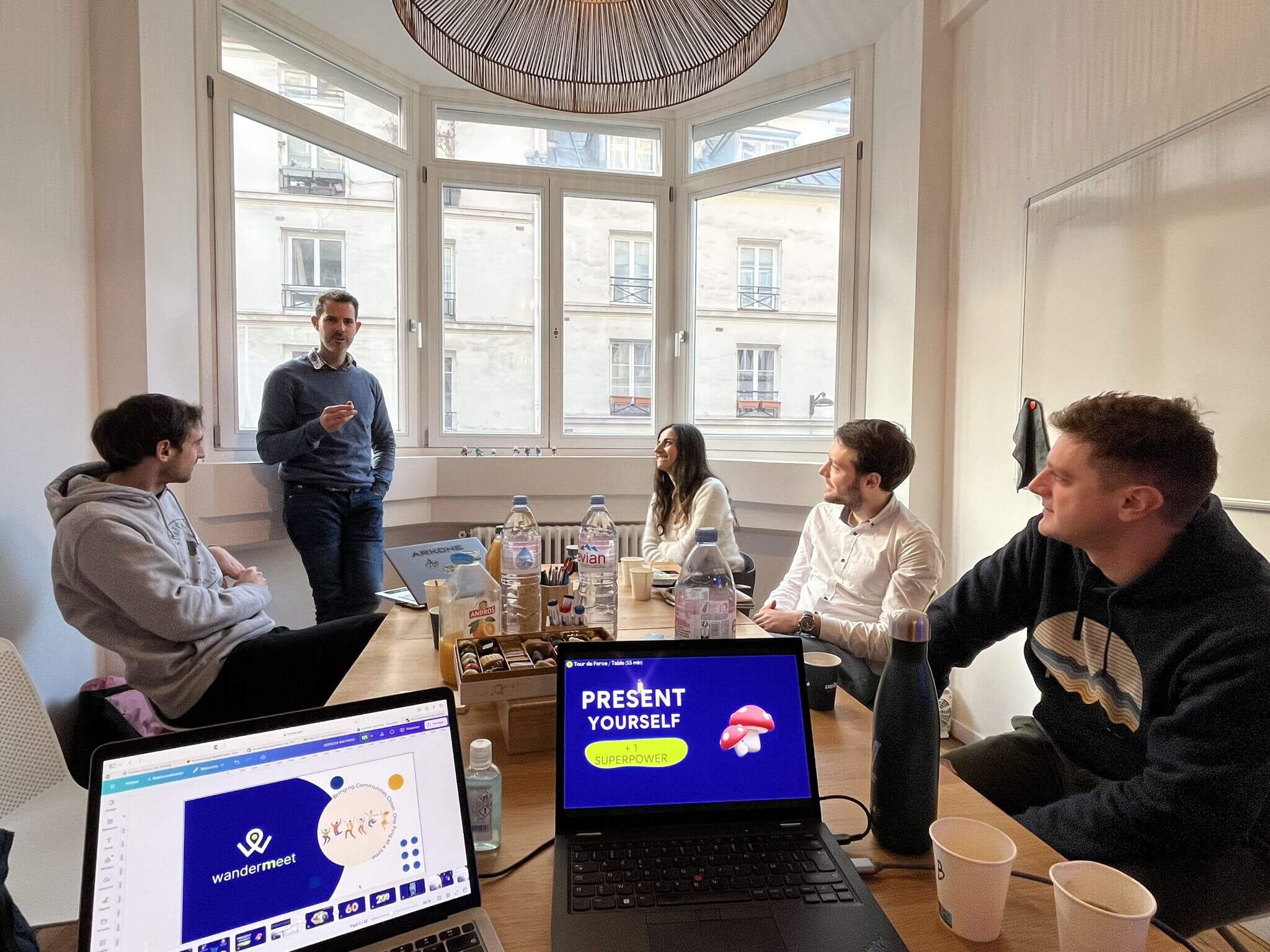 Agence web et mobile Arkone en réunion durant la Saison 4